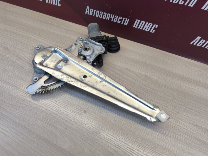 Стеклоподъемник    двери