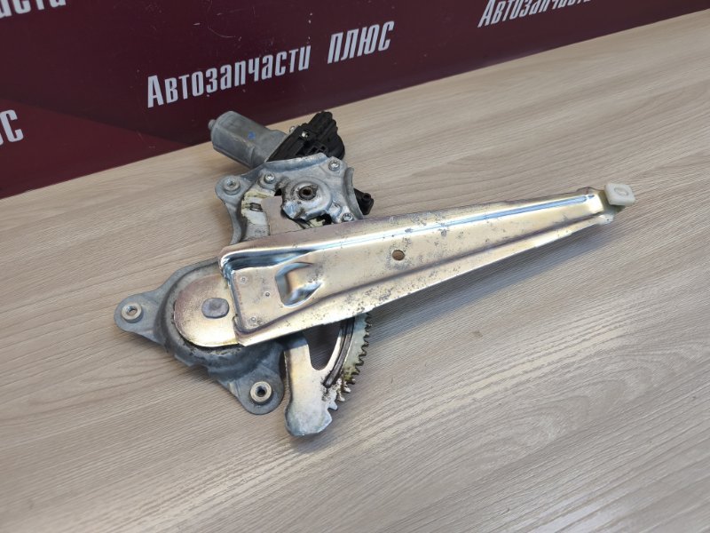 Стеклоподъемник    двери