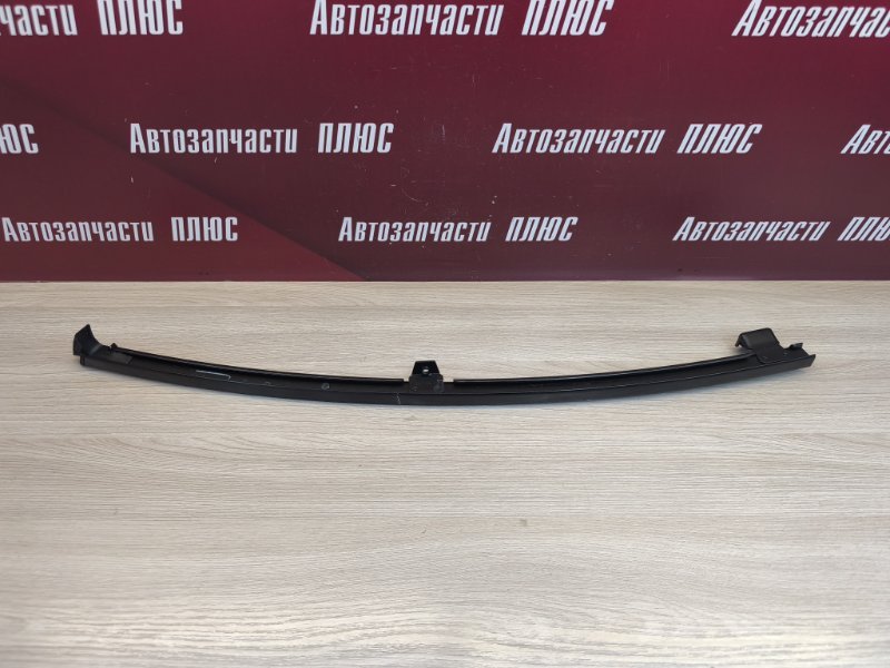 Направляющая стекла двери