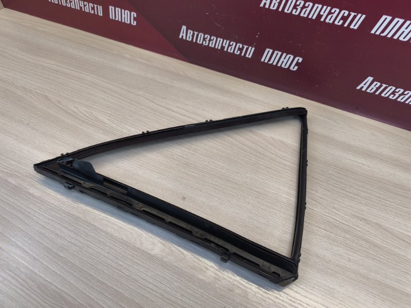 Уплотнитель стекла      двери