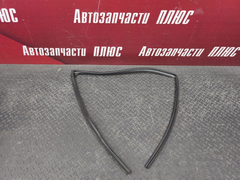 Уплотнитель стекла двери