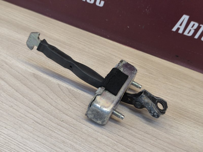 Ограничитель двери