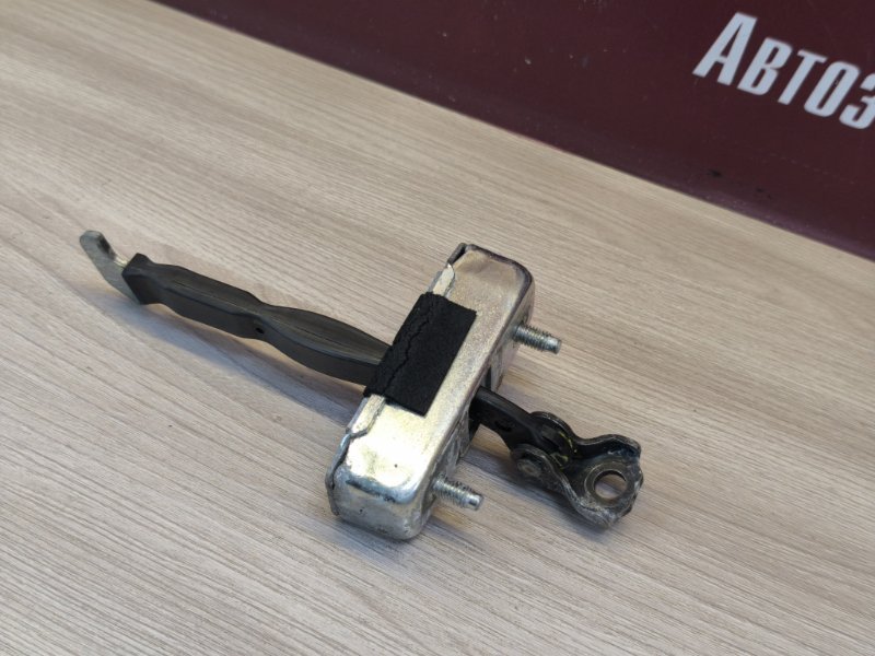 Ограничитель двери