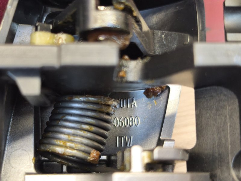 Внутренняя ручка     двери