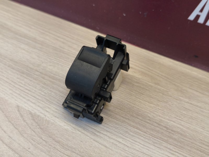 Кнопка стеклоподъемника   двери