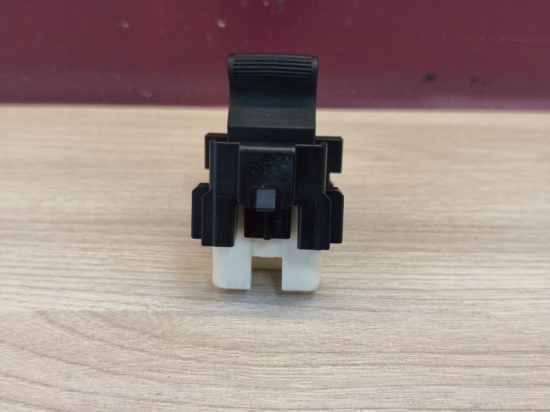 Кнопка стеклоподъемника   двери