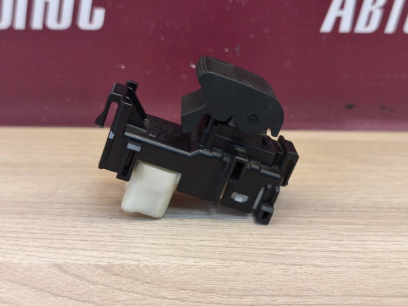 Кнопка стеклоподъемника   двери