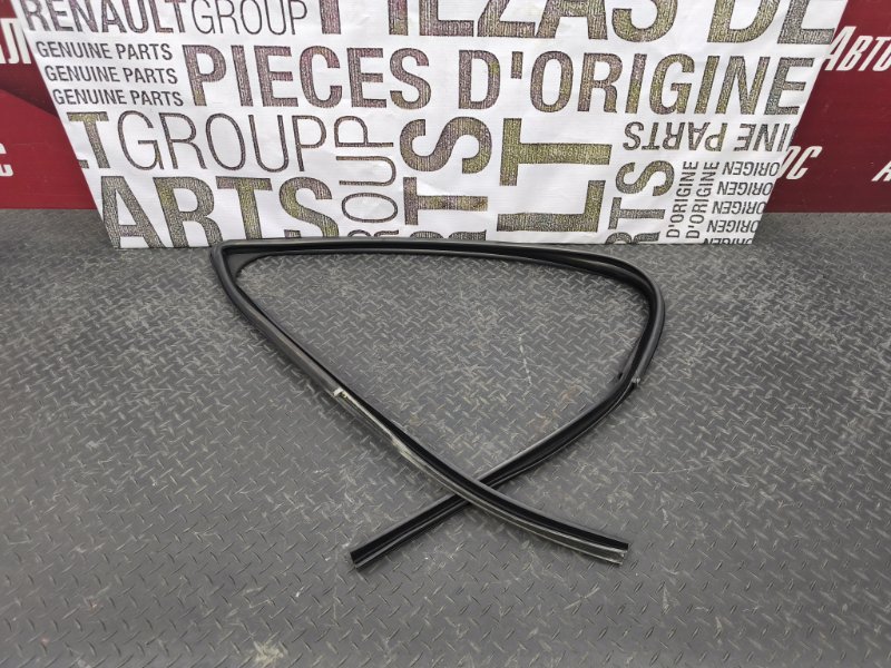 Уплотнитель стекла двери