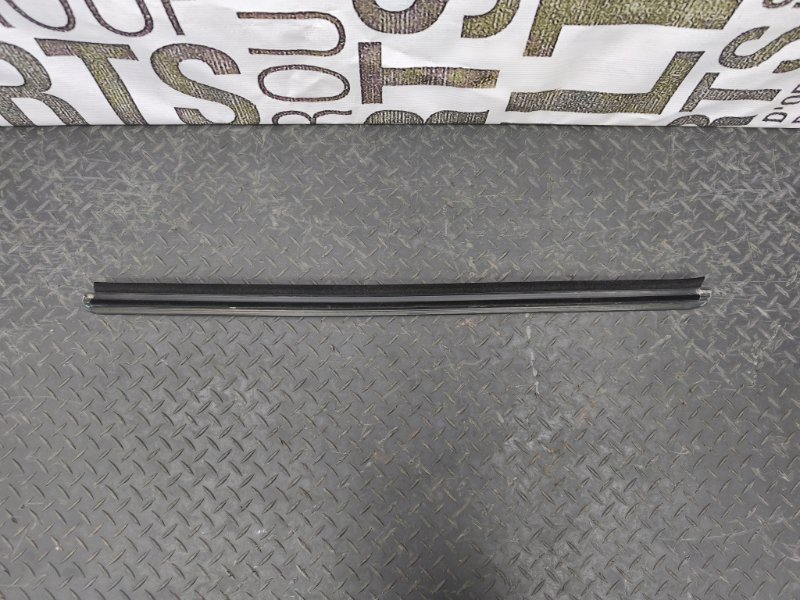 Уплотнитель стекла двери внешний