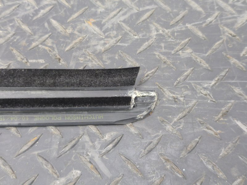 Уплотнитель стекла двери внешний