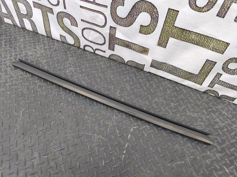 Уплотнитель стекла двери внутренний