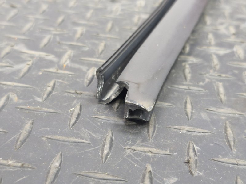 Уплотнитель стекла двери внутренний