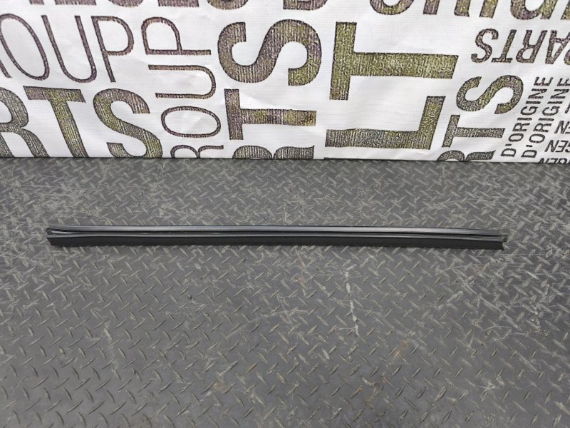 Уплотнитель стекла двери внутренний