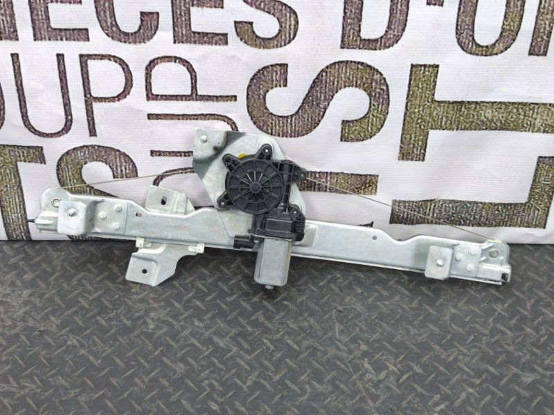 Стеклоподъемник    двери