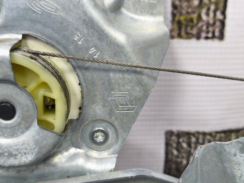 Стеклоподъемник    двери