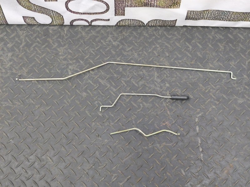 Тяга замка двери