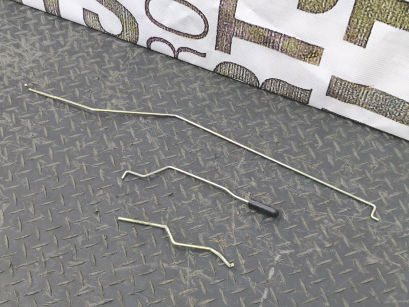 Тяга замка двери