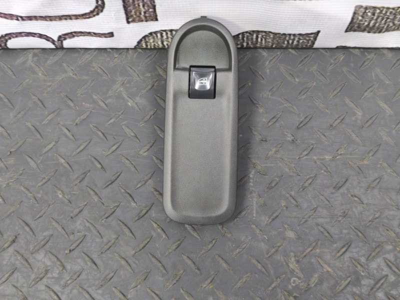 Кнопка стеклоподъемника