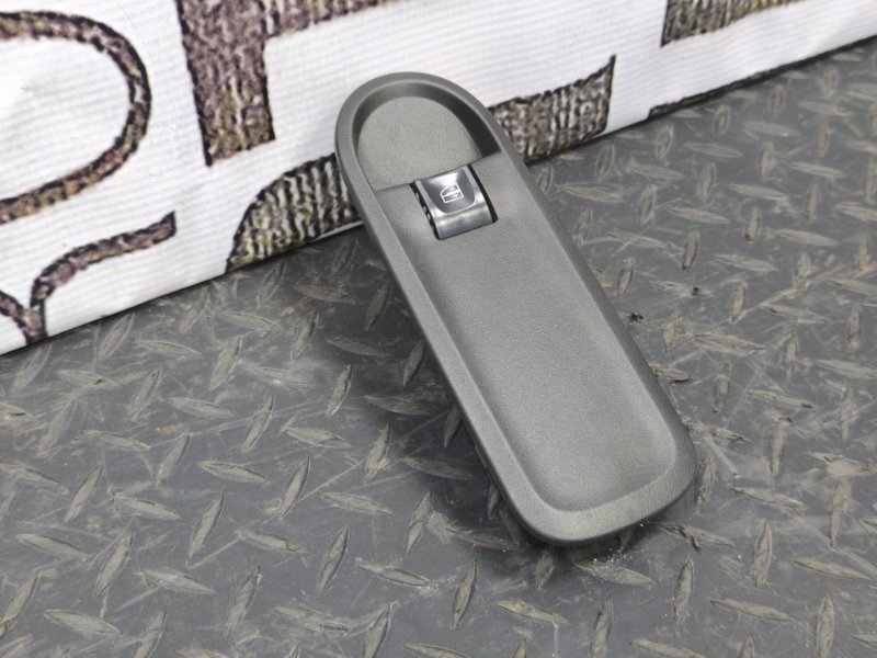 Кнопка стеклоподъемника