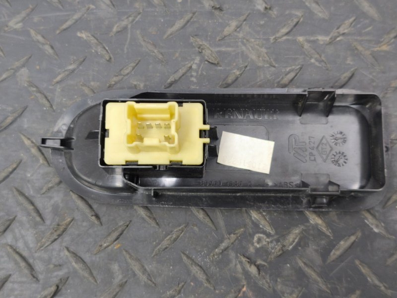 Кнопка стеклоподъемника