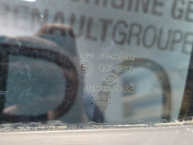 Дверь боковая