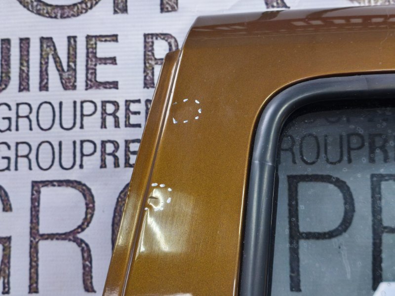 Дверь боковая