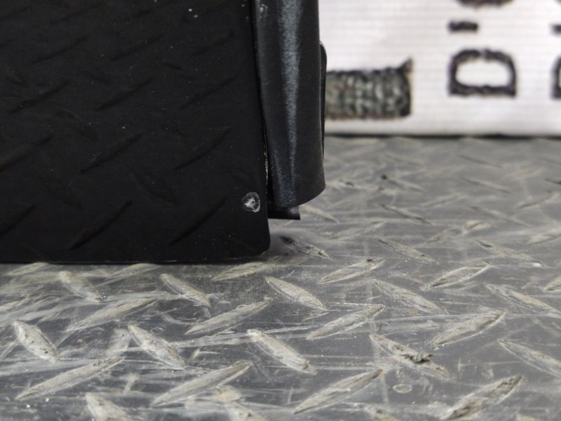 Дверь боковая