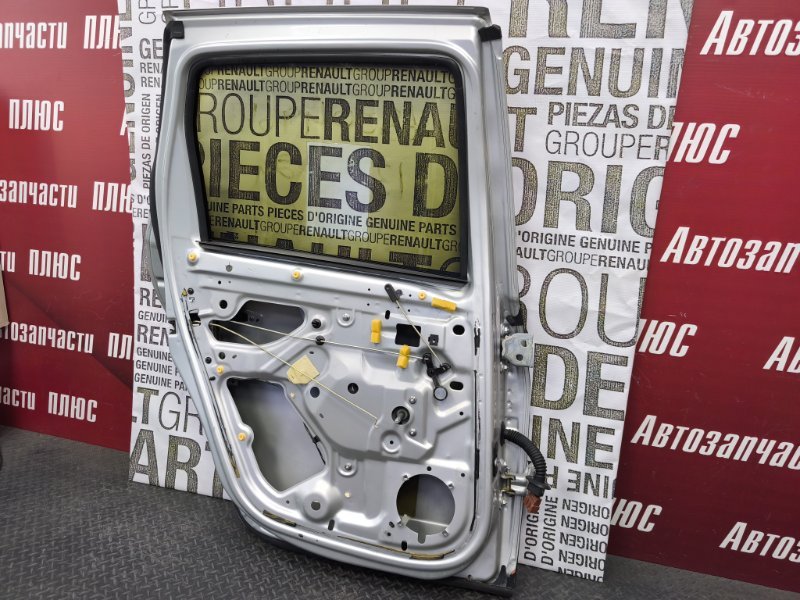 Дверь боковая