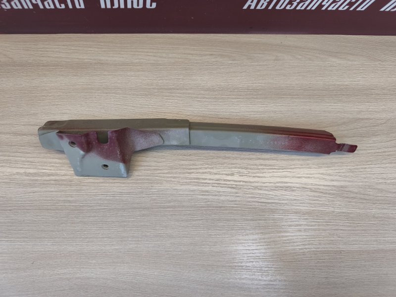 Направляющая стекла     двери