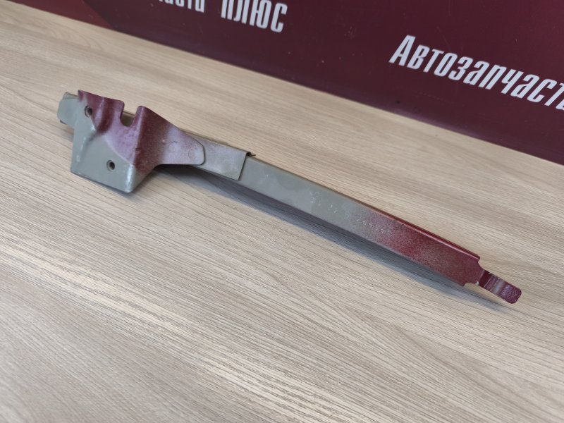 Направляющая стекла     двери