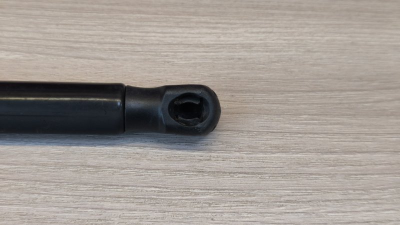 Амортизатор багажника