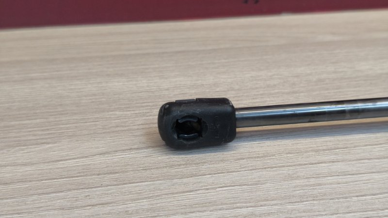 Амортизатор багажника