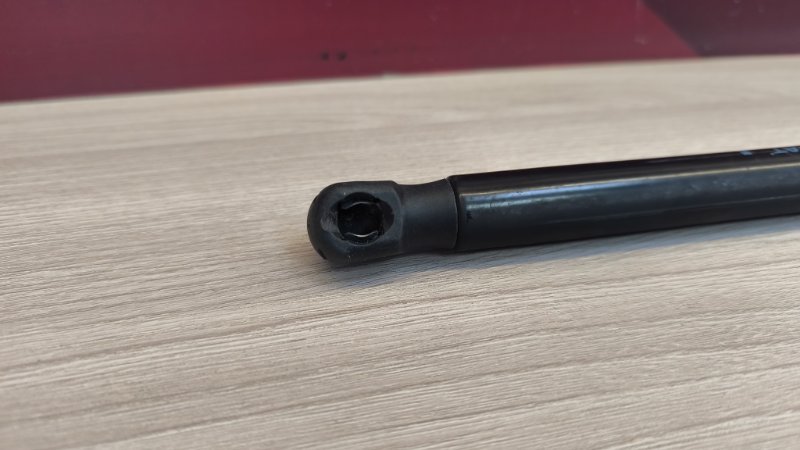 Амортизатор багажника