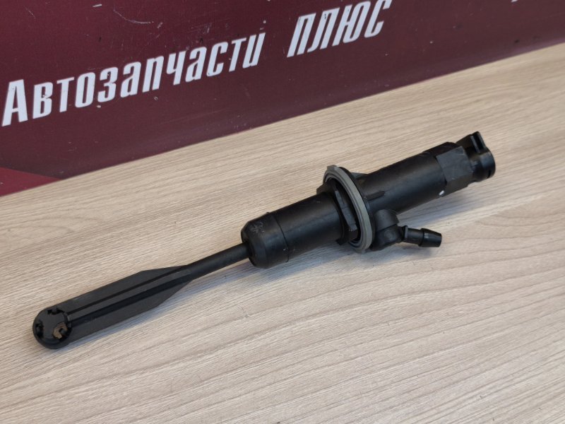 Главный цилиндр сцепления