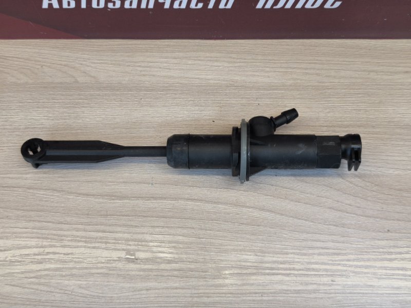 Главный цилиндр сцепления