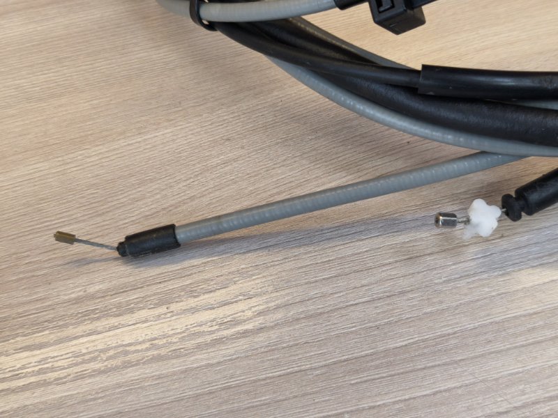 Трос замка капота