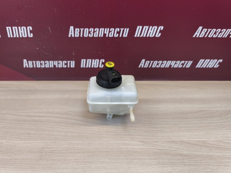 Бачок главного тормозного цилиндра