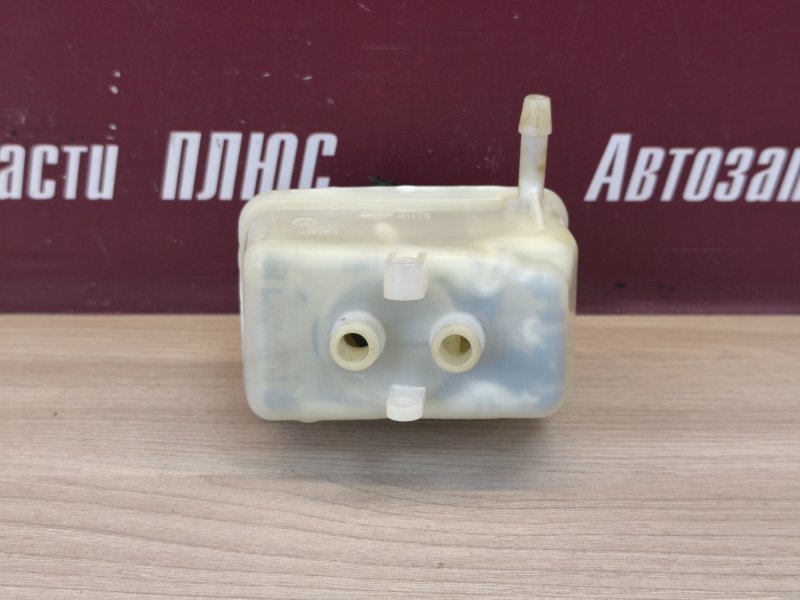 Бачок главного тормозного цилиндра