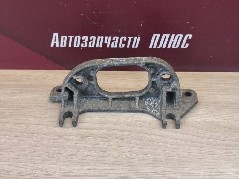 Кронштейн опоры кпп