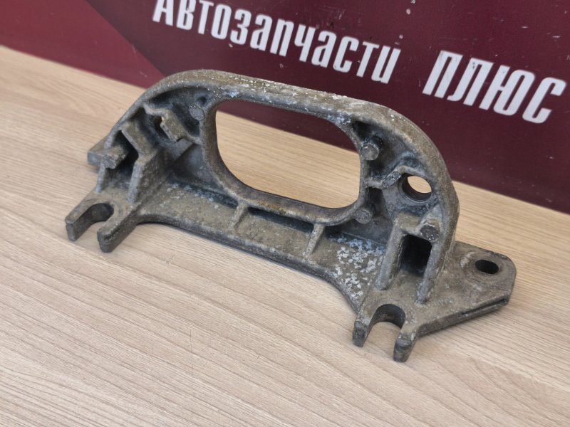 Кронштейн опоры кпп