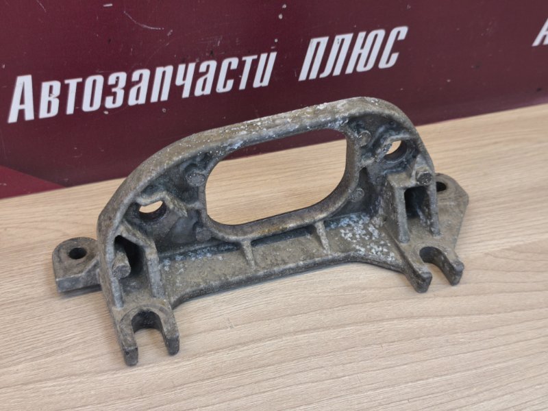 Кронштейн опоры кпп