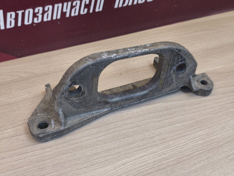 Кронштейн опоры кпп