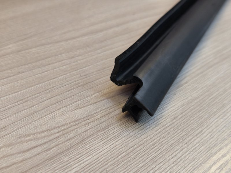 Уплотнитель стекла двери внутренний