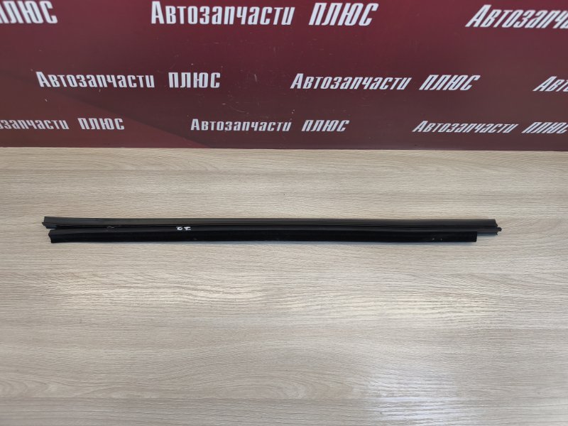 Уплотнитель стекла двери внутренний
