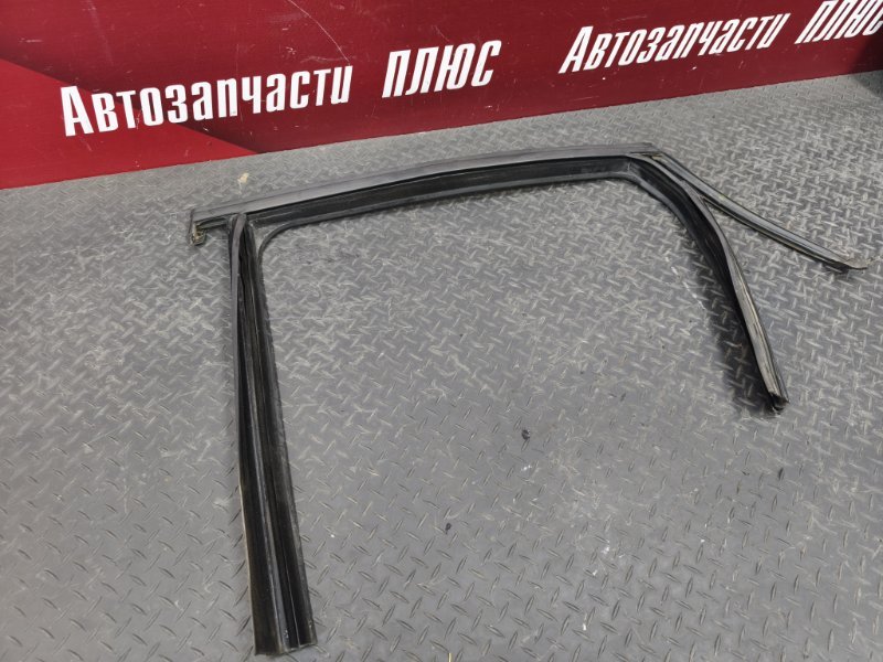 Уплотнитель рамки двери