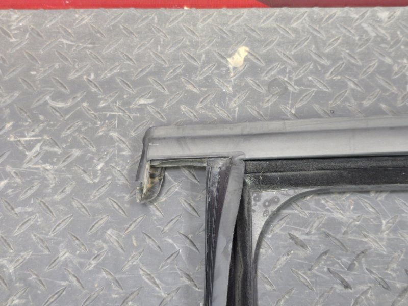 Уплотнитель рамки двери