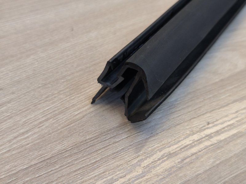 Уплотнитель стекла двери внутренний