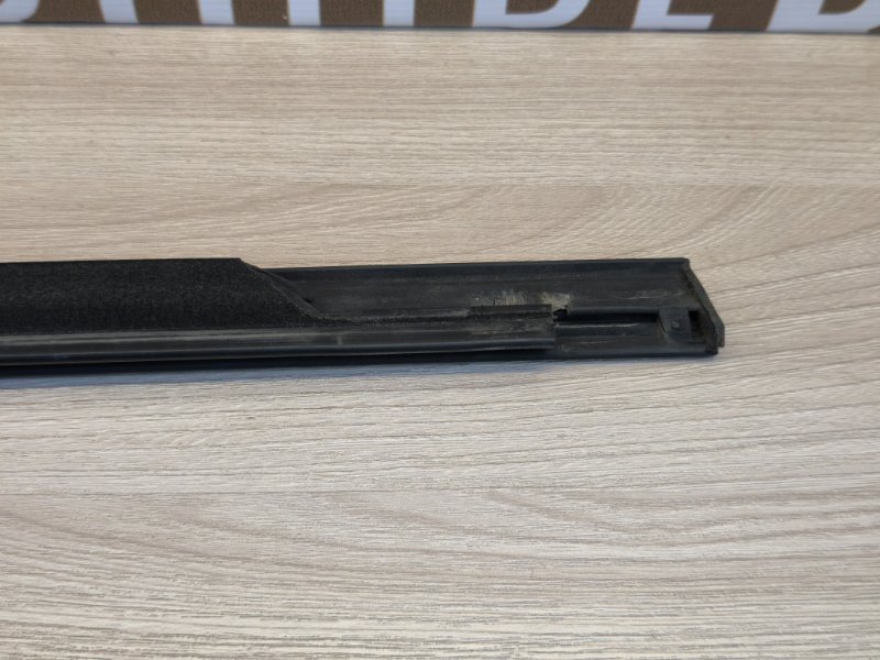 Уплотнитель стекла двери внешний