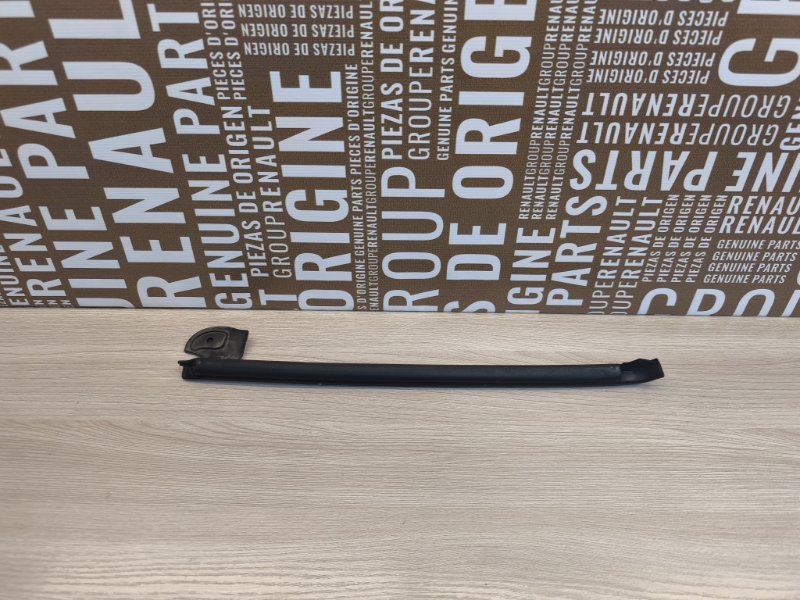 Уплотнитель двери