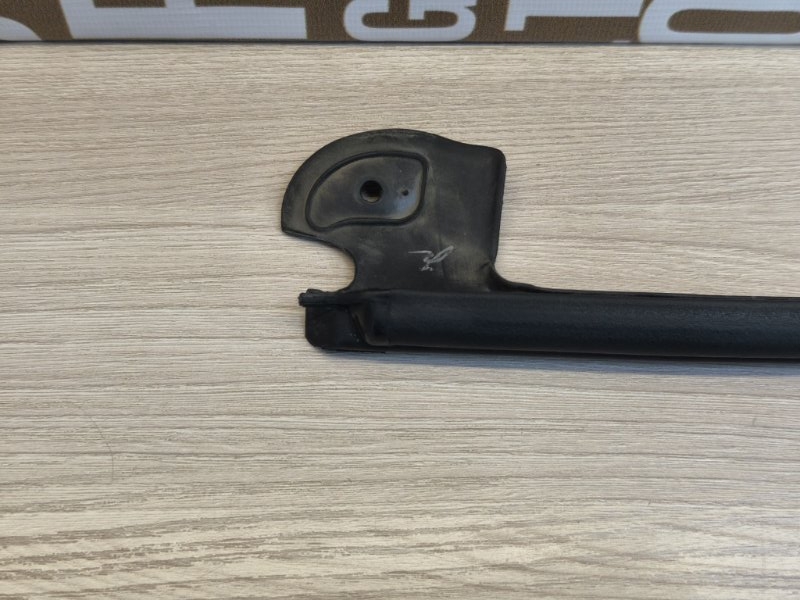 Уплотнитель двери